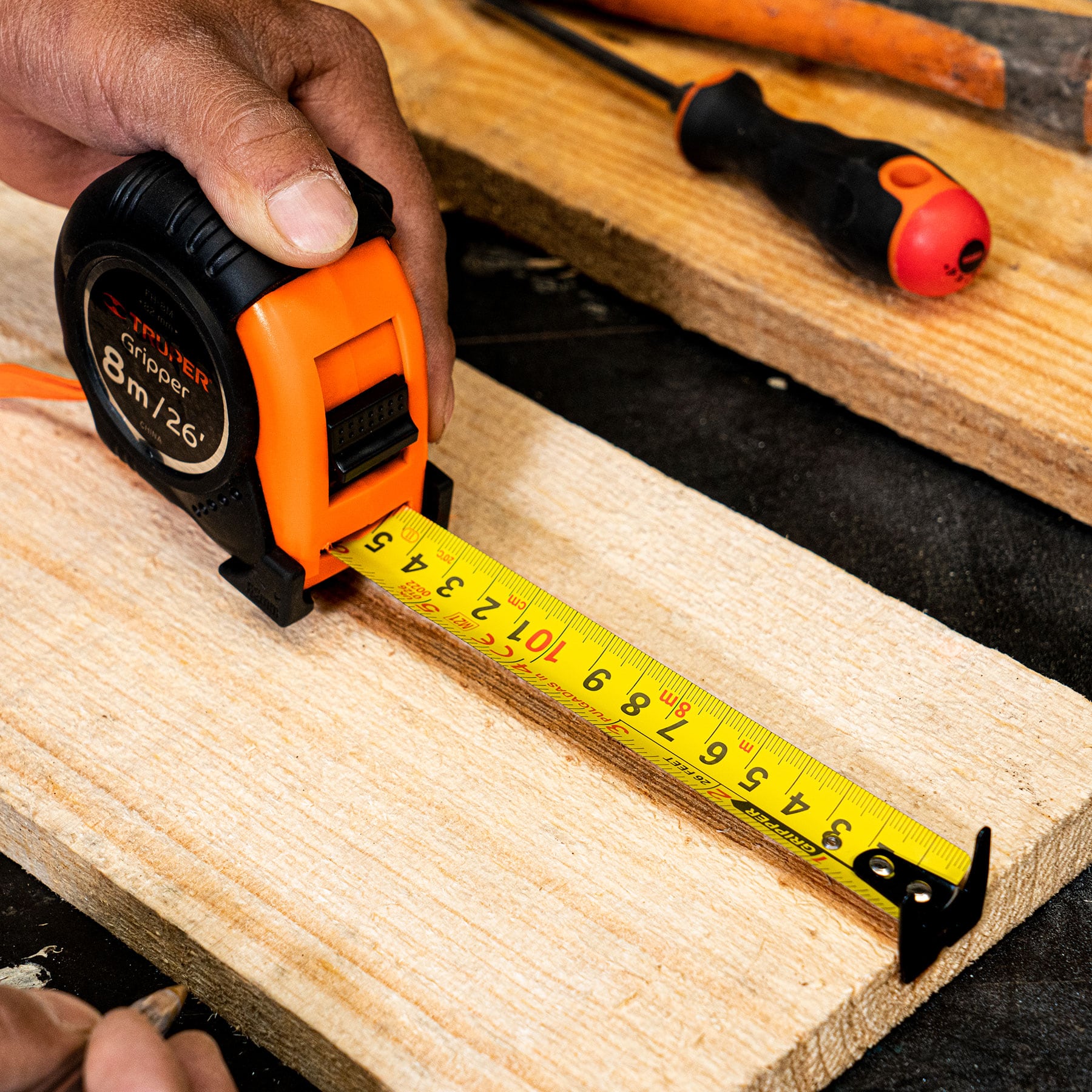 Cinta métrica Flexómetro Gripper contra impactos 8 m cinta 25 mm, Truper - 14579