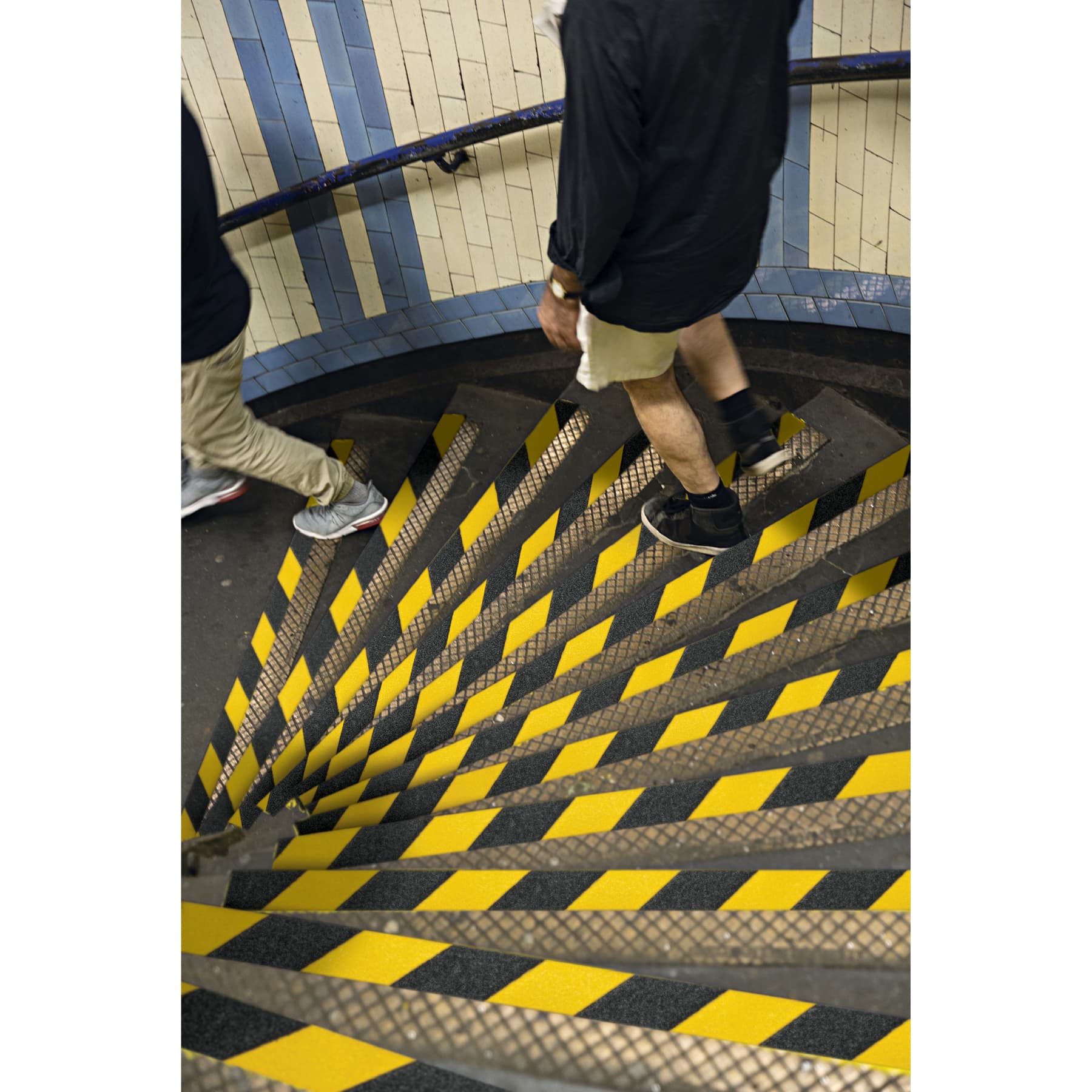 Cinta antiderrapante amarillo y Negro 50mmx5m Truper, 101448