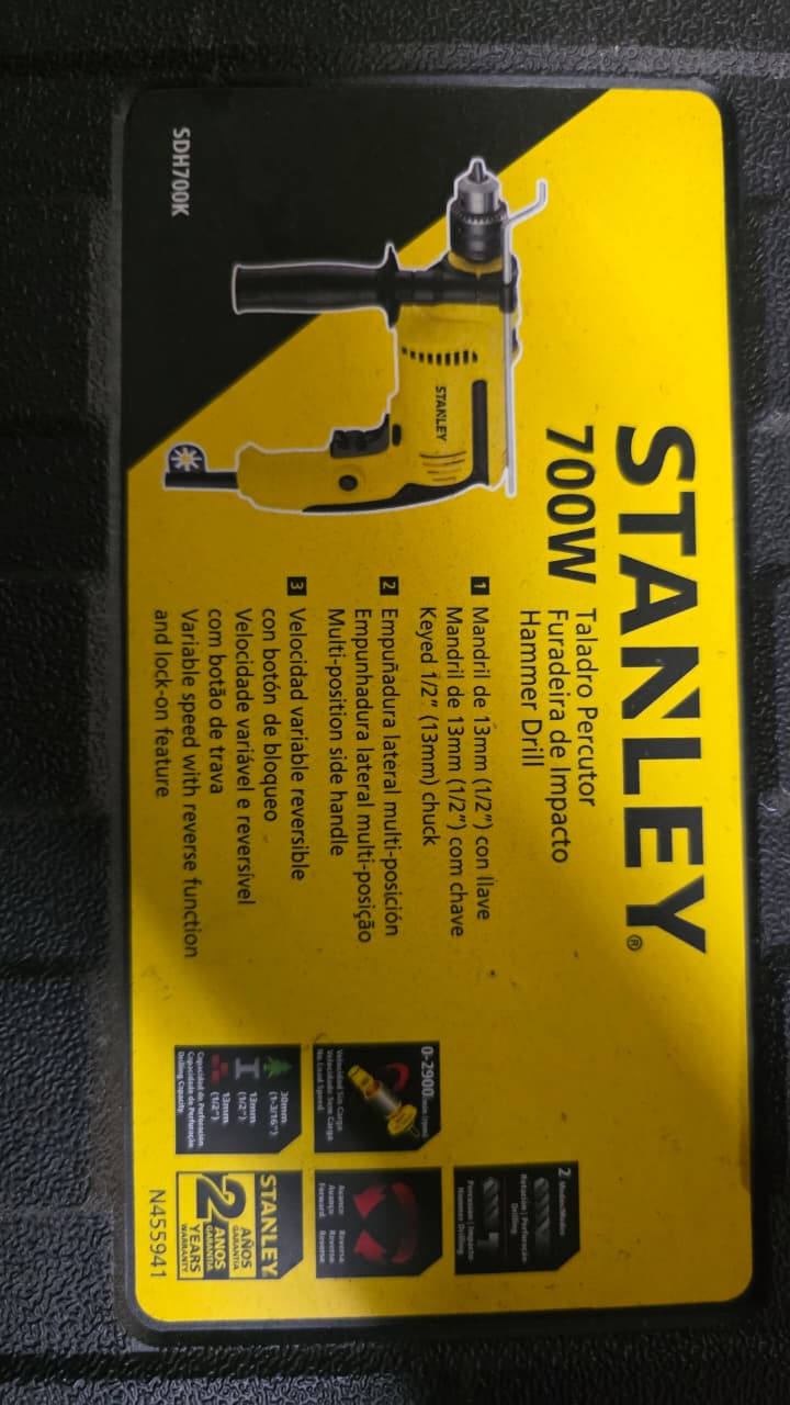 Taladro Percutor 1/2 Stanley de 700w con maletín SDH700K